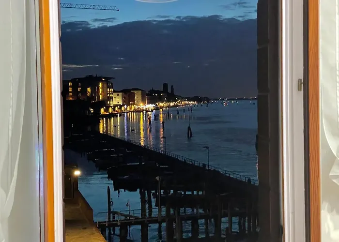 Ca' Monica Panoramic-canal View, Biennale Appartement Venetië