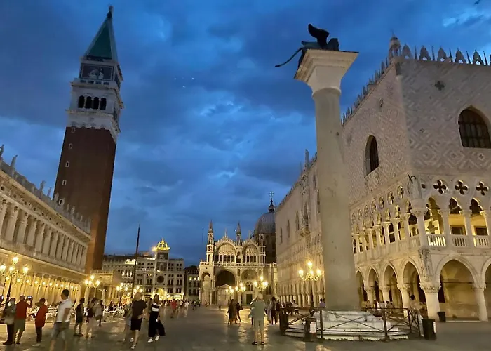 Ca' Monica Panoramic-canal View, Biennale Venetië